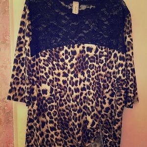 3/4 sleeve animal print top